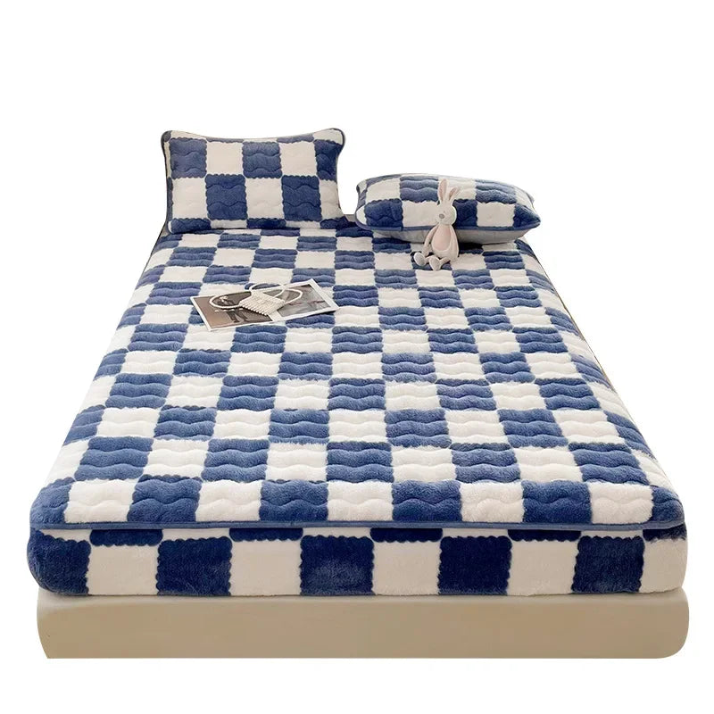 Luxurious  Mattress Cover – Cozy Velvet Checkerboard Fitted Sheet